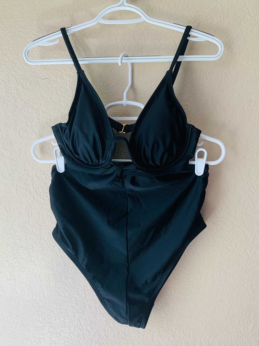 ISABEL MATERNITY Black Twist Front One Piece Sleek Design Swimsuit Size S NWT - Picture 2 of 4